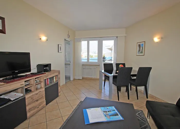 Casa Varesi, 5 Stock By Holap Sa דירה